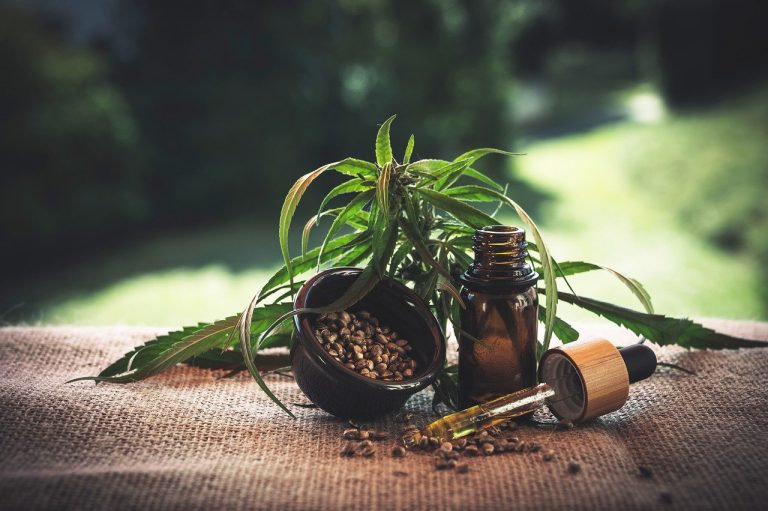 Que retrouve-t-on généralement dans une boutique de cannabis en ligne ?